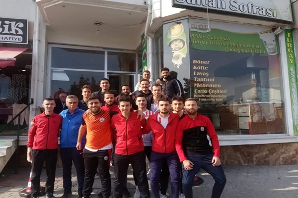 ALTINOVASPOR’A ESNAFTAN DESTEK…