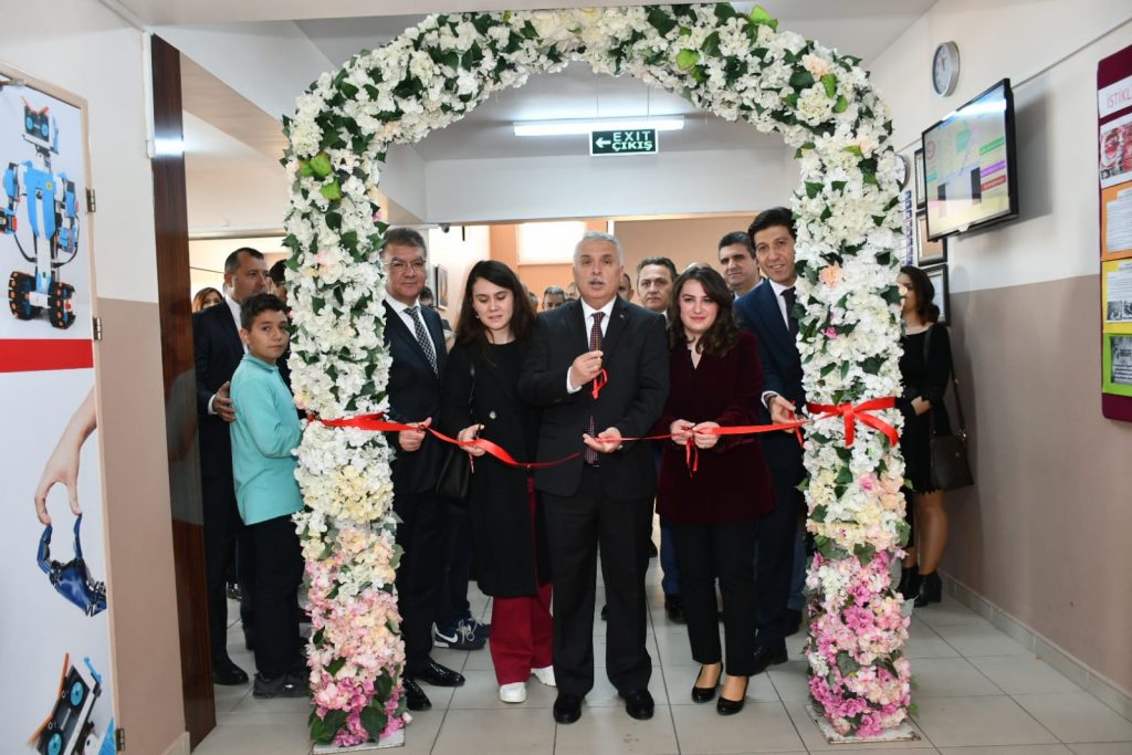 TASARIM VE BECERİ ATÖLYESİ AÇILDI