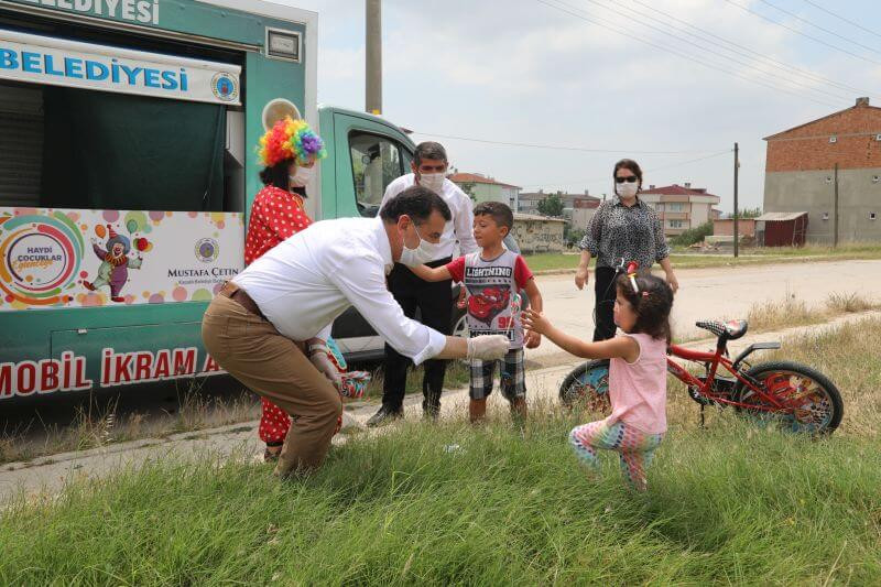KAPAKLI’DA ÇOCUKLAR EĞLENCEYE DOYUYOR