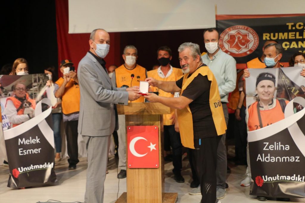 BAŞKAN ATA’YA PLAKET