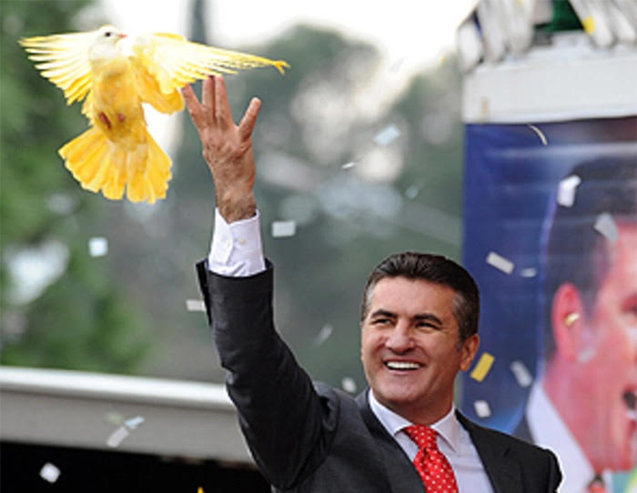 YENİ BİR PARTİ “DEĞİŞİM” İÇİN GELİYOR