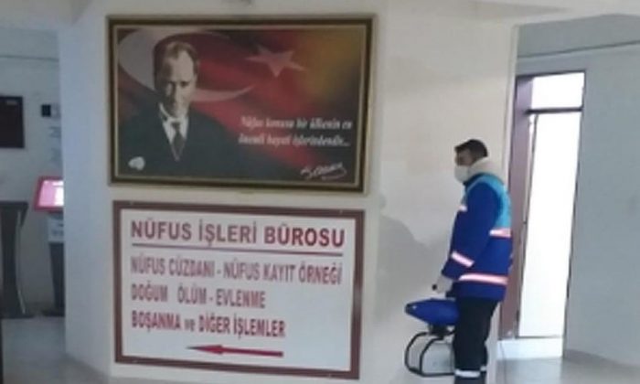 SARAY BELEDİYESİ KAMUSAL ALANLARI DEZENFEKTE EDİYOR