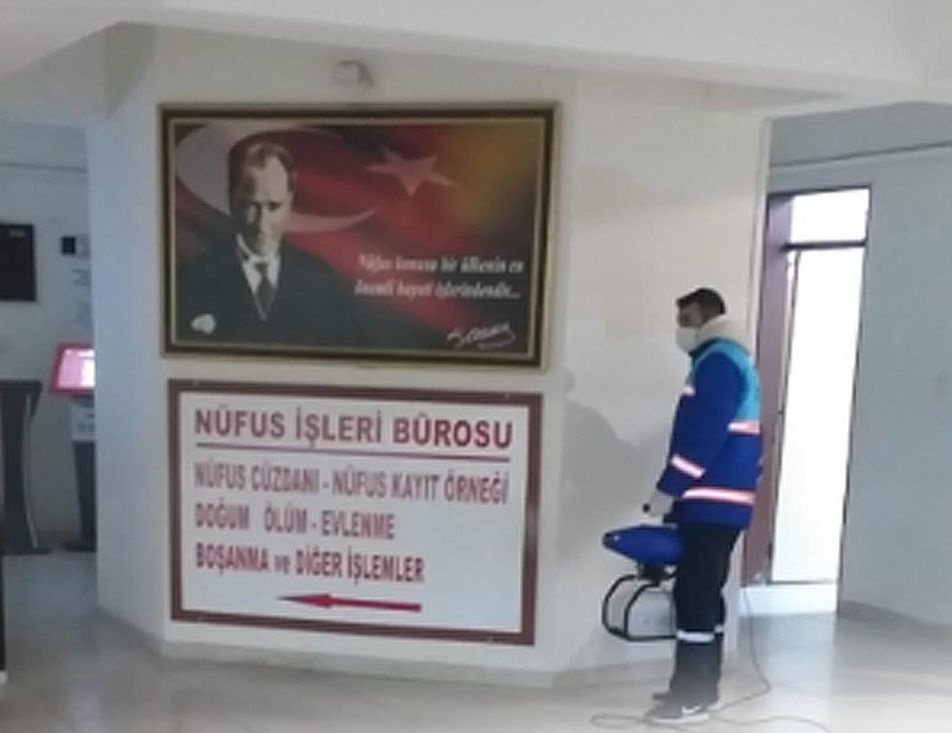 SARAY BELEDİYESİ KAMUSAL ALANLARI DEZENFEKTE EDİYOR