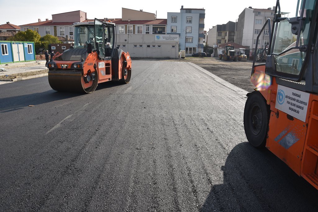 BÜYÜKŞEHİRDEN MÜREFTE’YE ASFALT