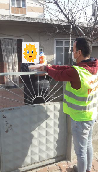 ERGENE BELEDİYESİNDEN SICAK YEMEK YARDIMI