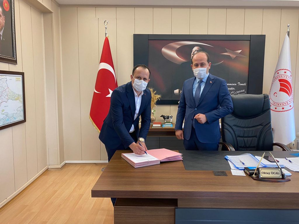 BİR LİRAYA KULAK KÜPESİ