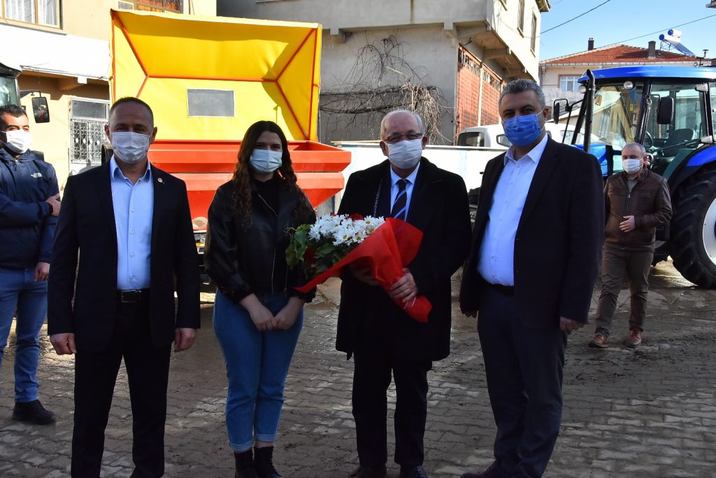 BÜYÜKŞEHİRDEN HEREKE, GÖNENCE VE SAĞLAMTAŞ’A GÜBRE DESTEĞİ