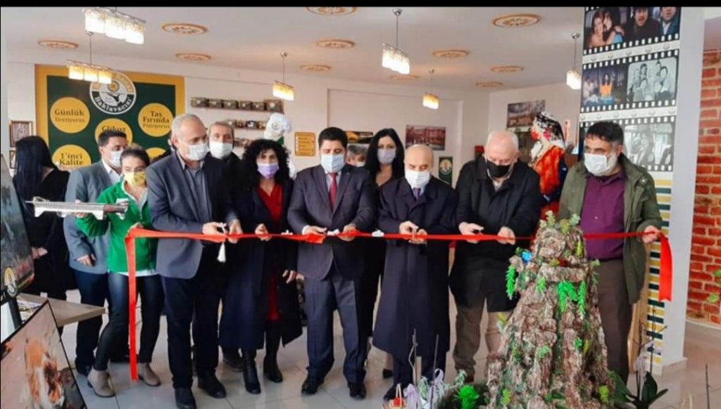 MURAT ÇALIK’TAN SOKAK HAYVANLARI SERGİSİ