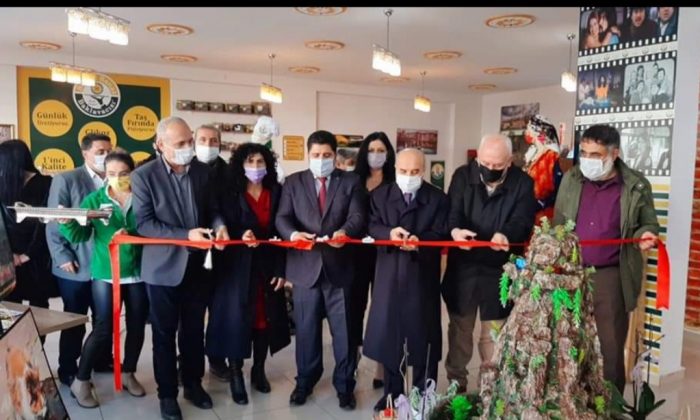 MURAT ÇALIK’TAN SOKAK HAYVANLARI SERGİSİ