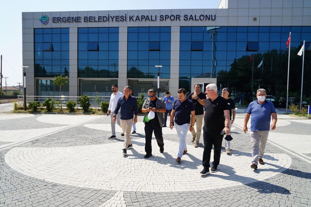 BEŞİKTAŞLI YÖNETİCİLER E.VELİMEŞESPOR’UN TESİSLERİNE HAYRAN KALDI