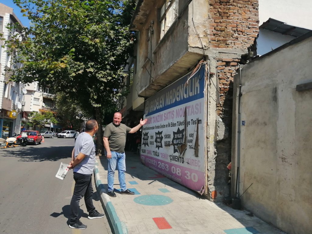 ÇİFTLİKÖNÜ ESNAFINDAN CÜNEYT YÜKSEL’E SİTEM