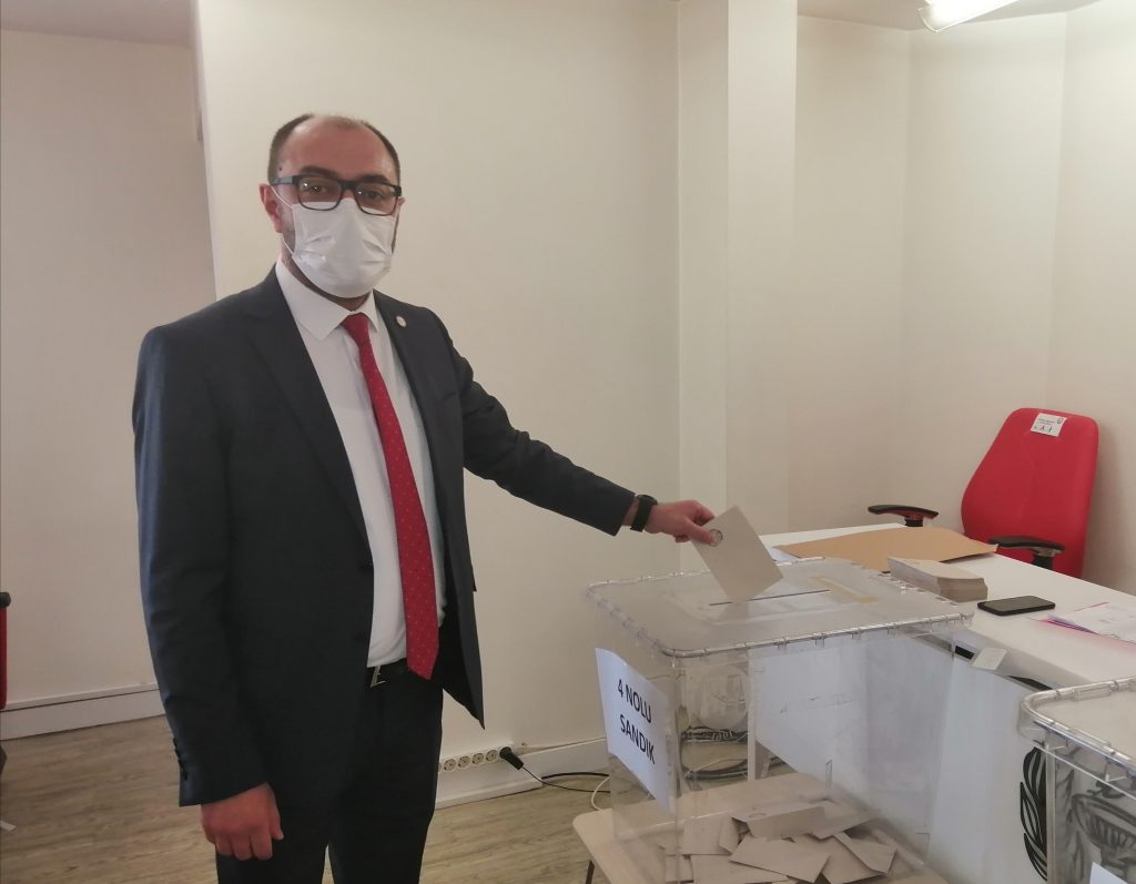 ECZACILAR  TOLGA BAŞKAN’A GÜVENOYU VERDİ