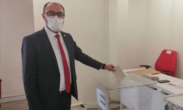 ECZACILAR TOLGA BAŞKAN’A GÜVENOYU VERDİ