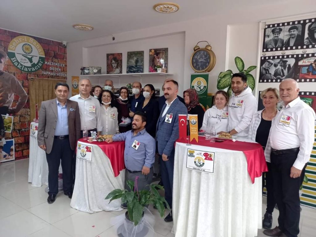 BAKLAVA YEME YARIŞMASINDA ÜÇ BİRİNCİ ÇIKTI