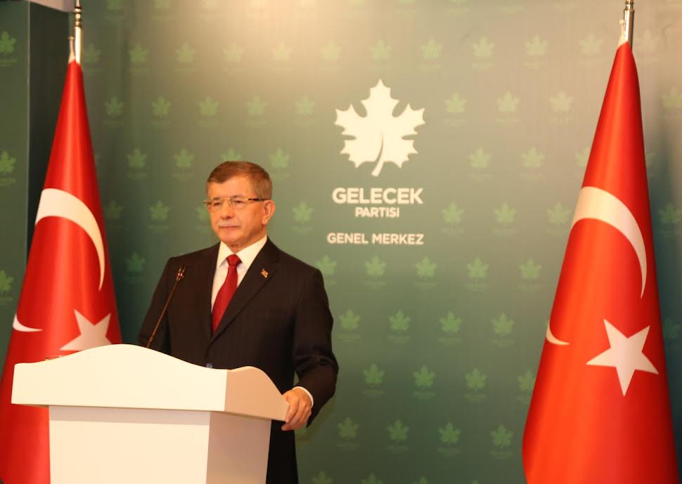 DAVUTOĞLU’NDAN AK PARTİLİLERE ÇAĞRI:”DİLSİZ ŞEYTAN OLMAYIN”