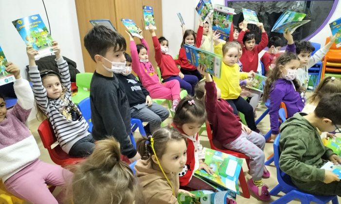 KÜÇÜKLERE GERİ DÖNÜŞÜMÜN ÖNEMİ ANLATILDI