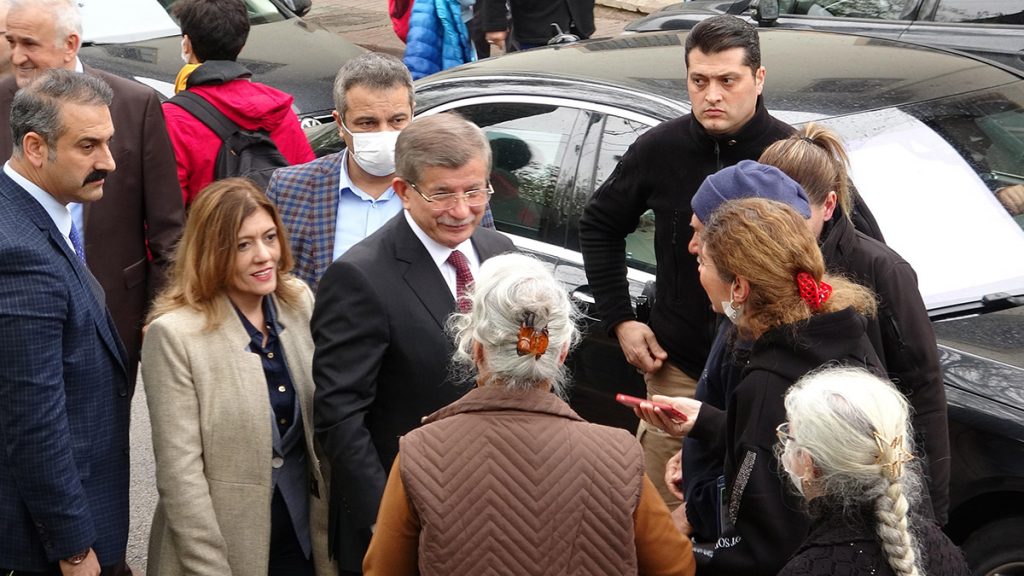 DAVUTOĞLU:”MÜLTECİLERİ GÖNDERECEĞİZ DEMEKLE OLMAZ”