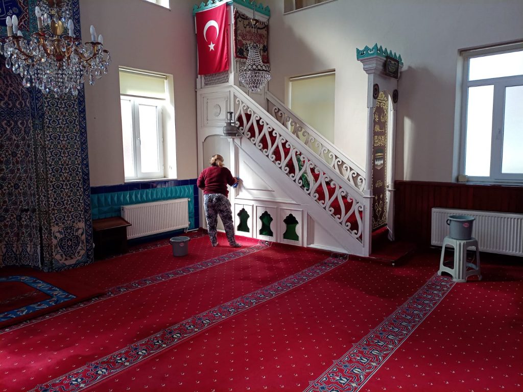 S.PAŞA BELEDİYESİ CAMİLERİN TEMİZLİĞİNİ YAPTI