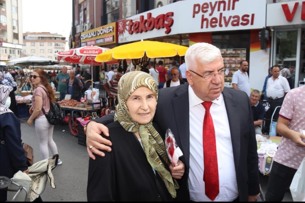 RASİM BAŞKAN SEMT PAZARINDA VATANDAŞLARI DİNLEDİ