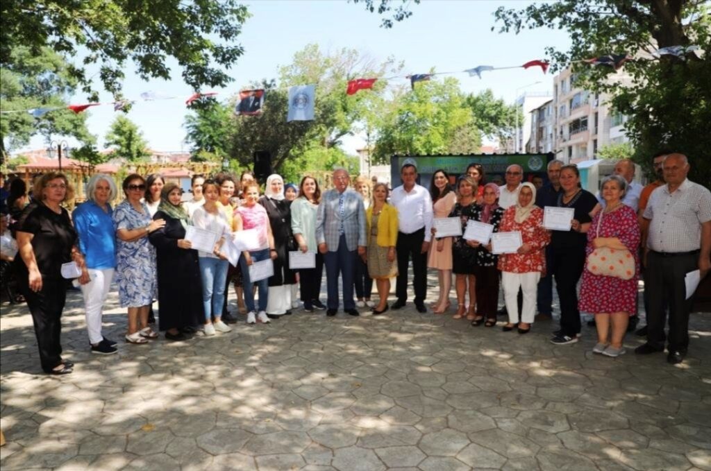 MURATLI YILSONU SERGİSİ SERTİFİKA TÖRENİ YAPILDI