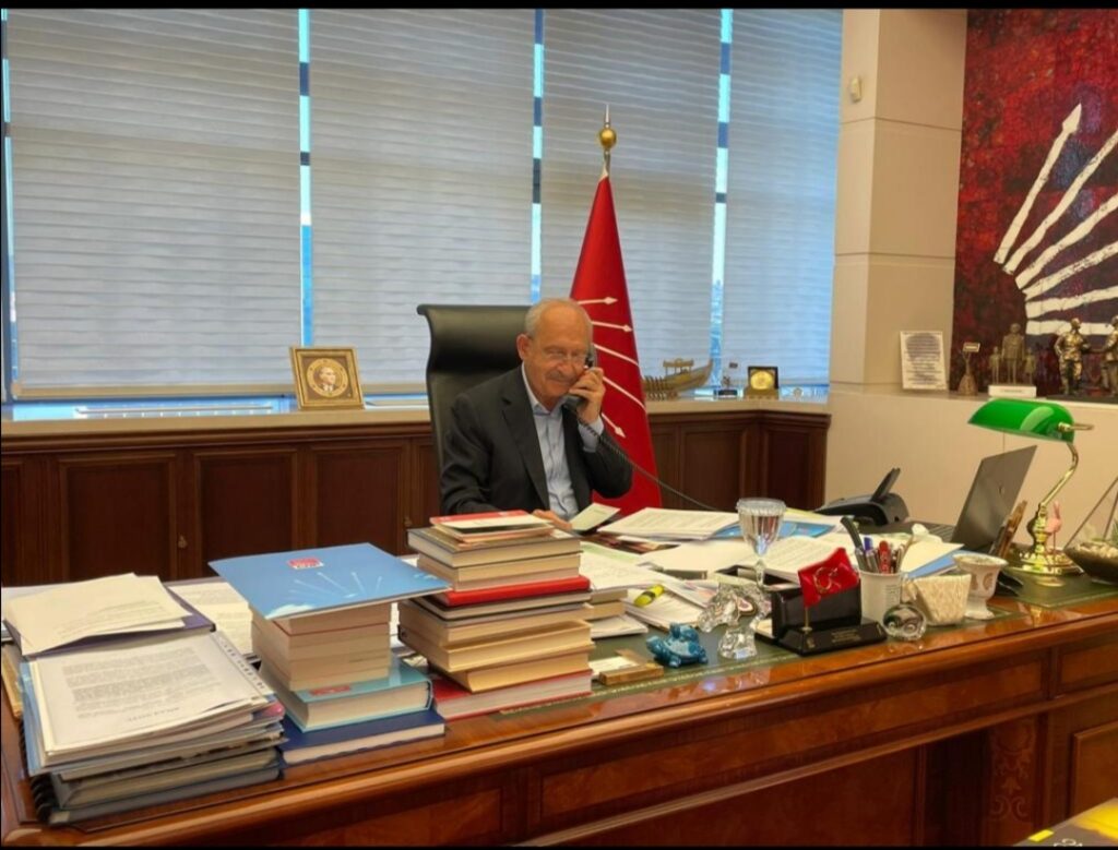 KILIÇDAROĞLU ŞAMPİYON SPORCUMUZU TEBRİK ETTİ