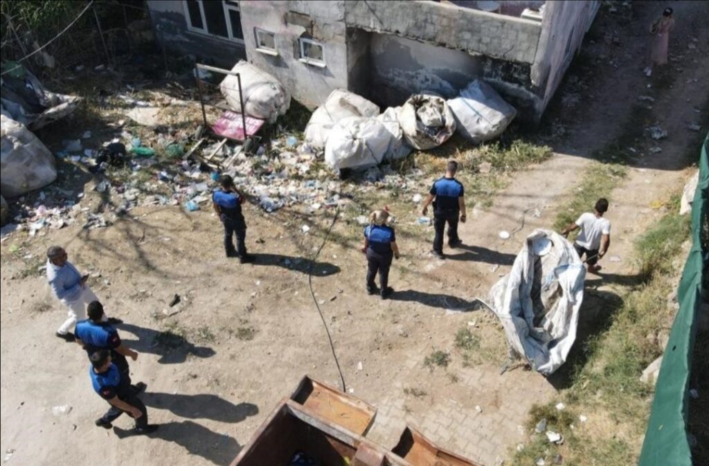 S. PAŞA ZABITASI KAÇAK HURDACILARA GÖZ AÇTIRMIYOR