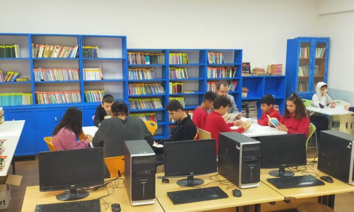 HACIİLBEY ORTAOKULU KÜTÜPHANESİ İLGİ GÖRÜYOR