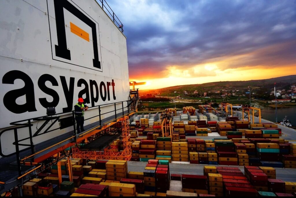 ASYAPORT DÖRT YILDIR BİRİNCİ