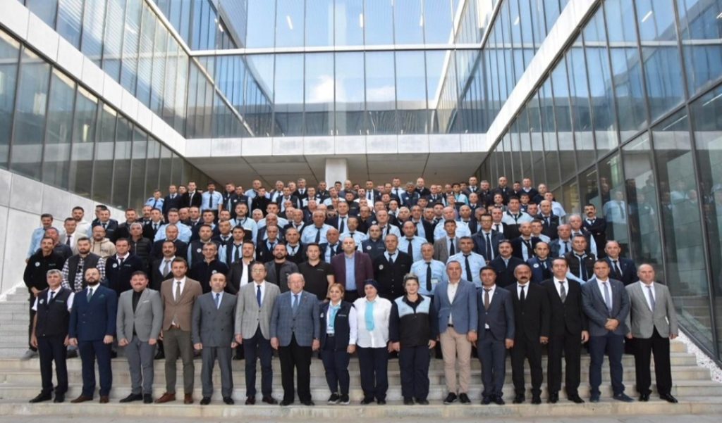 OTOBÜS ŞOFÖRLERİ BÜYÜKŞEHRİN MİSAFİRİYDİ
