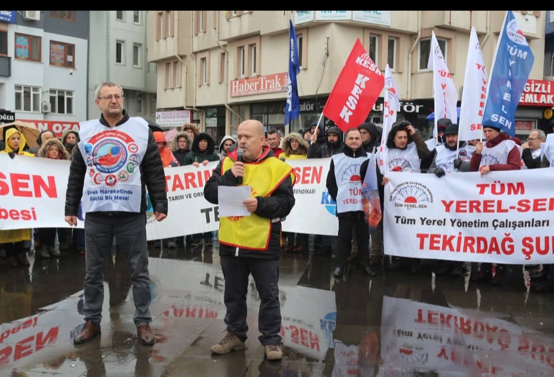 BİRLEŞİK KAMU İŞ’TEN HÜKÜMETE GÖVDE GÖSTERİSİ