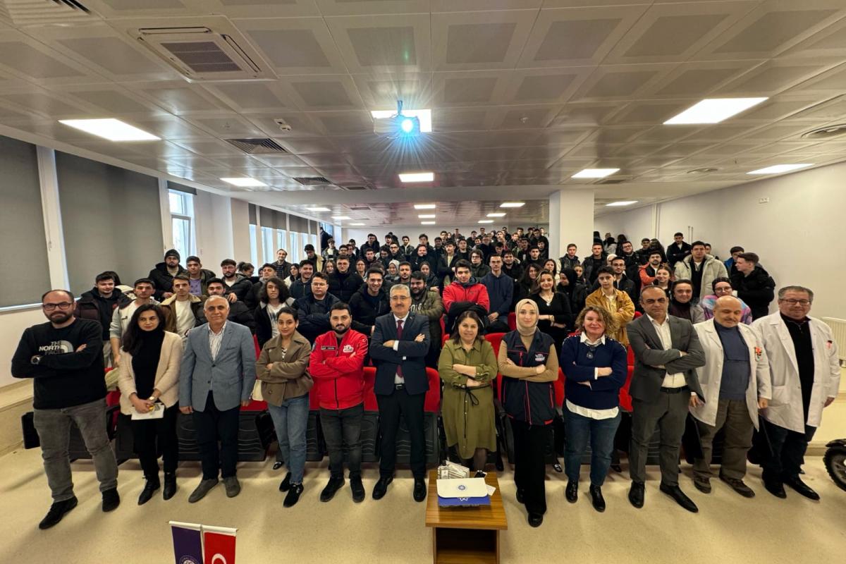 T3 VAKFI’NDAN TEKİRDAĞ NKÜ ÖĞRENCİLERİNE BİLGİLENDİRME TOPLANTISI, REKTÖRÜMÜZ PROF. DR. MÜMİN ŞAHİN’İN KATILIMI İLE GERÇEKLEŞTİ