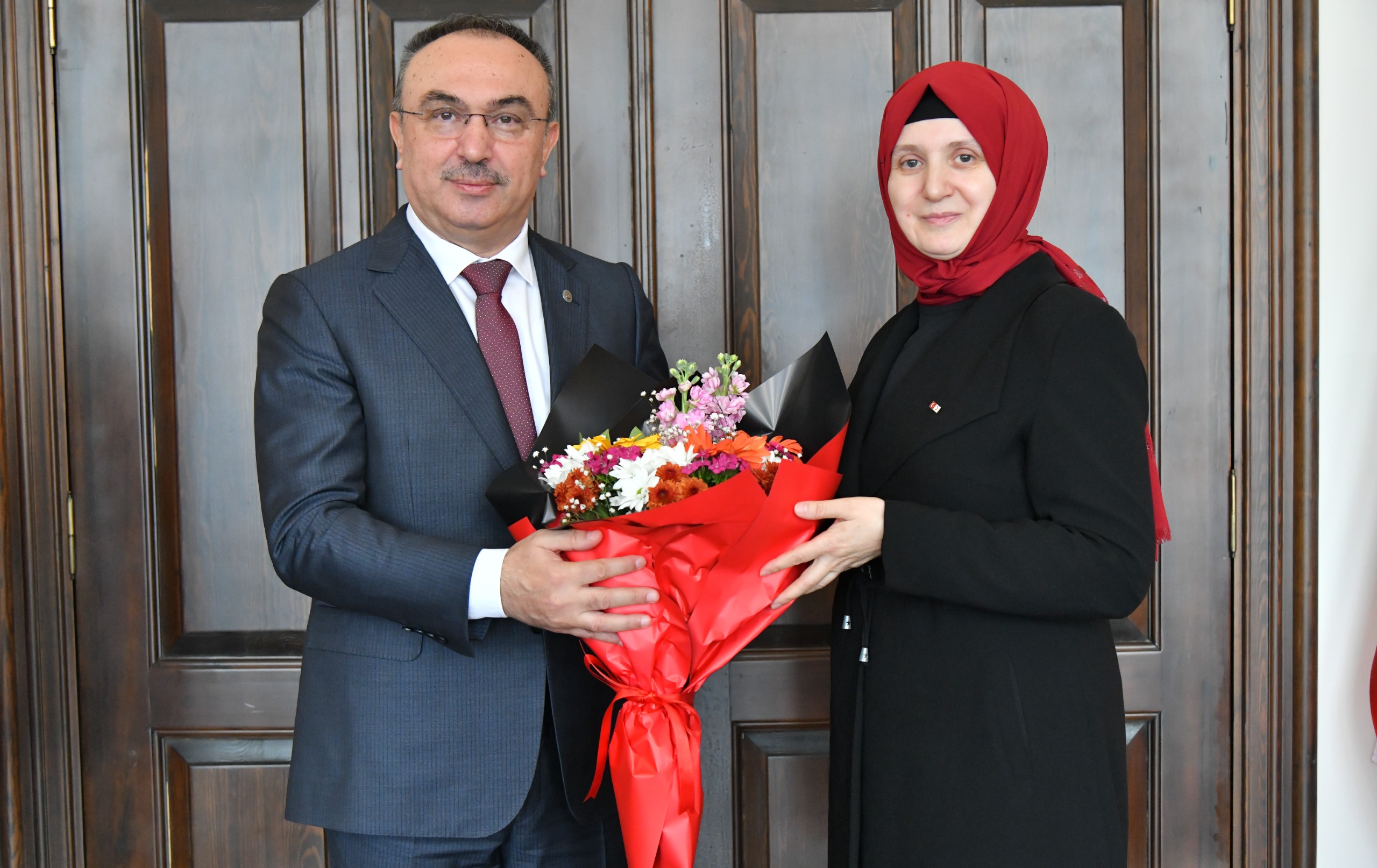 Yeni Kızılay Tekirdağ Şube Başkanı Üğüden Vali Soytürk’ü Ziyaret Etti