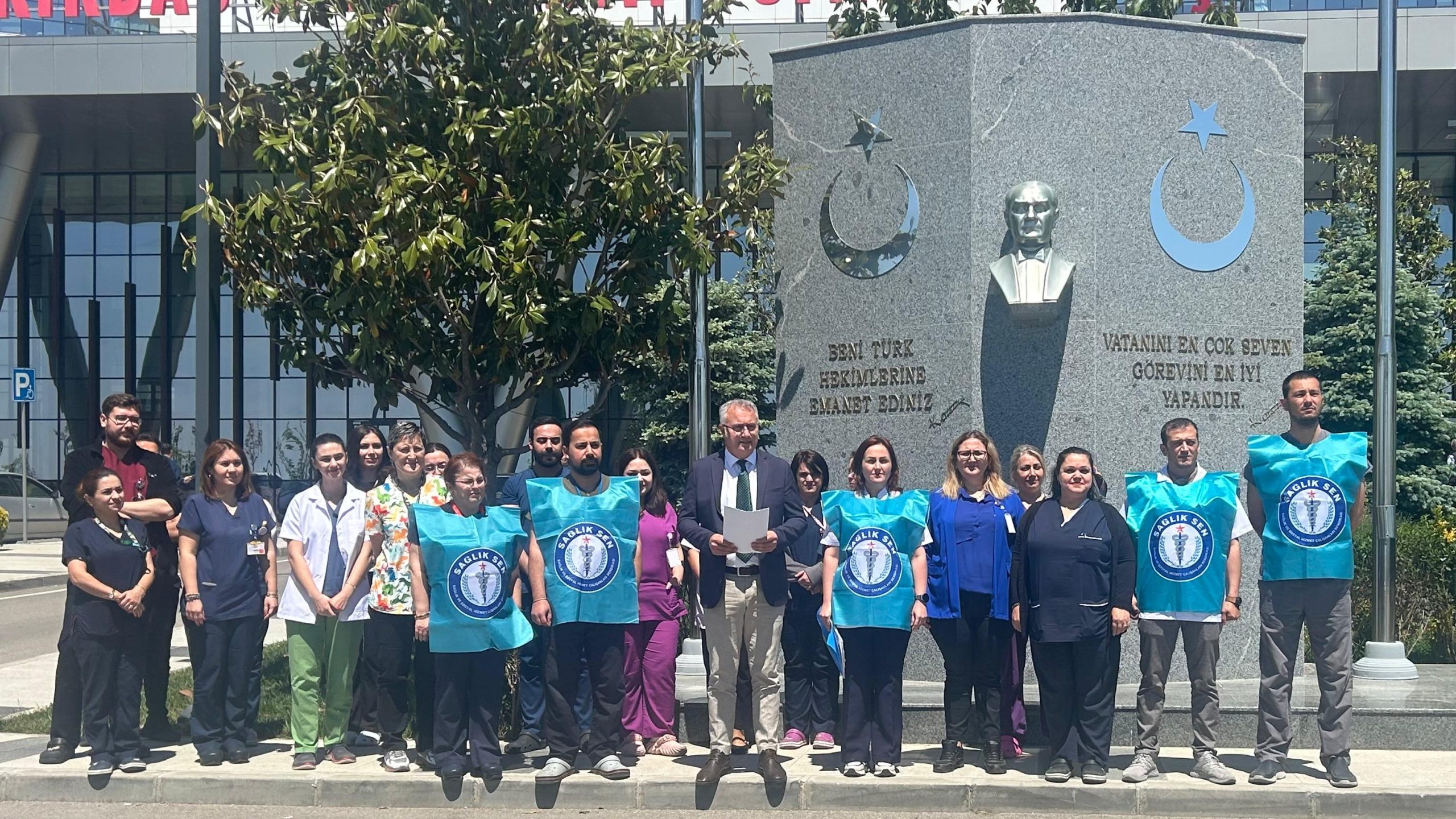 SAĞLIK SEN, EBE VE HEMŞİRELERİN GÜNÜNÜ KUTLADI